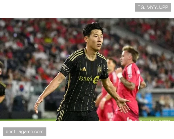 孙兴慜连续高位逼抢撕开防线，关键战中进攻威胁显著提升