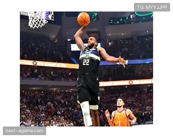 米德尔顿突破效率提升明显 制造错位助雄鹿拉开比分