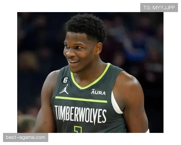 爱德华兹单打更胜上季，三分选择与效率双提升