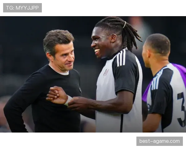 “波斯特科格鲁要崩溃了吗？热刺战术暴露致命漏洞，豪门梦碎伦敦！”